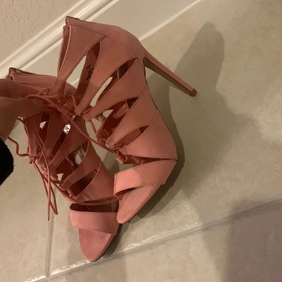 Madden girl peach Color sandals - Picture 5 of 15